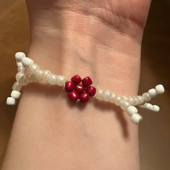 Taylor Swift the lakes friendship bracelet - Picture 3 of 3